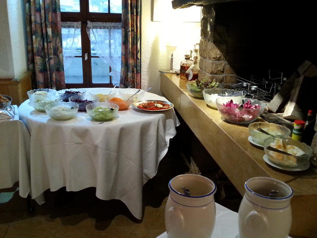 Gasthaus Zur Sonne Aesch  Exteriör bild