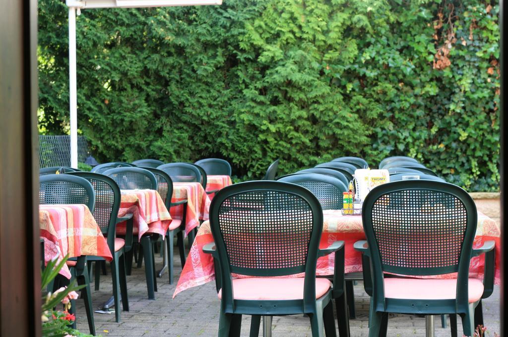Gasthaus Zur Sonne Aesch  Exteriör bild
